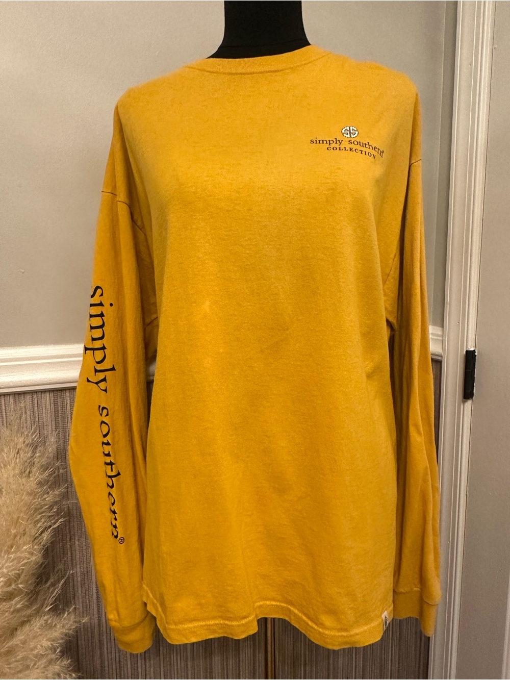 Simply Southern Collection Nurse Bee Kind Long Sleeve Graphic Tee XL Mustard
